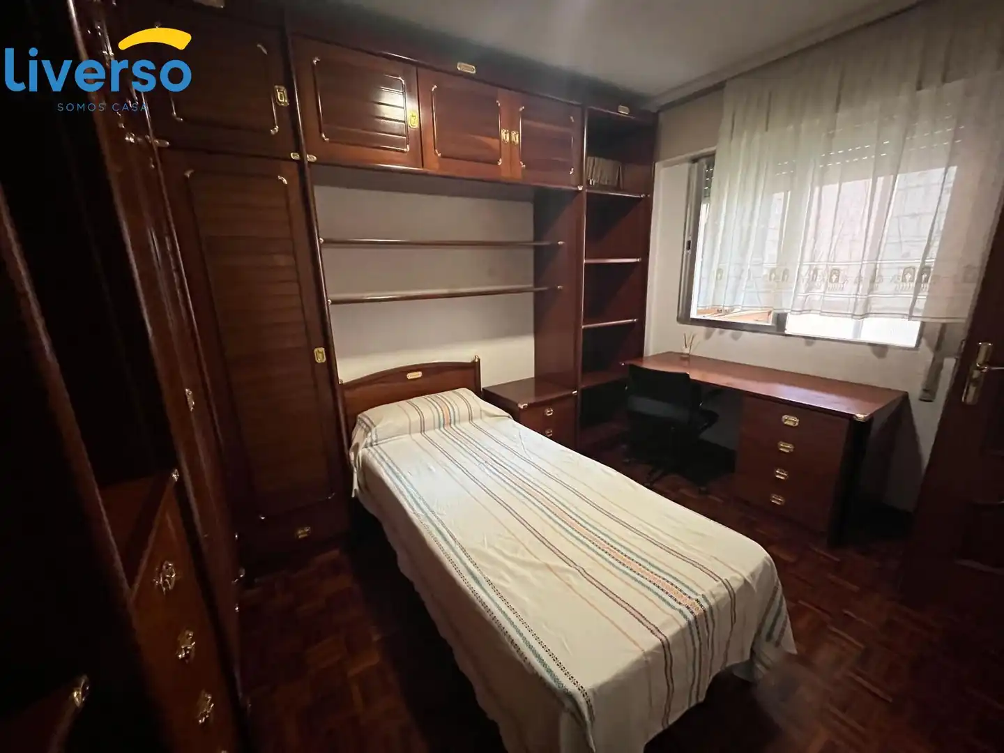 Room in Avenida DEL VENA, Reyes Católicos
