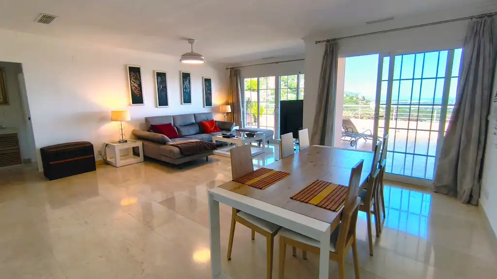 Wohnzimmer von Wohnungen zum Verkauf in Dénia mit Klimaanlage, Heizung und Privatgarten