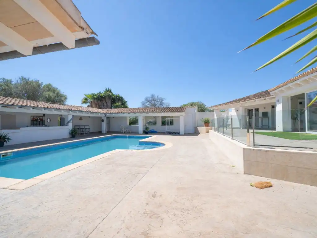 Schwimmbecken von Haus oder Chalet zum Verkauf in Llucmajor mit Klimaanlage, Privatgarten und Terrasse