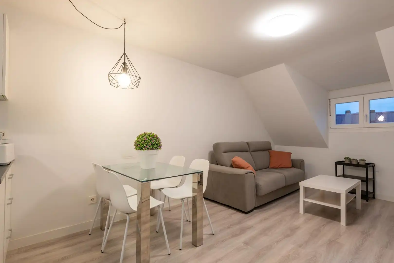 Living room of Flat for rent in Boadilla del Monte  with Heating, Private garden and Storage room