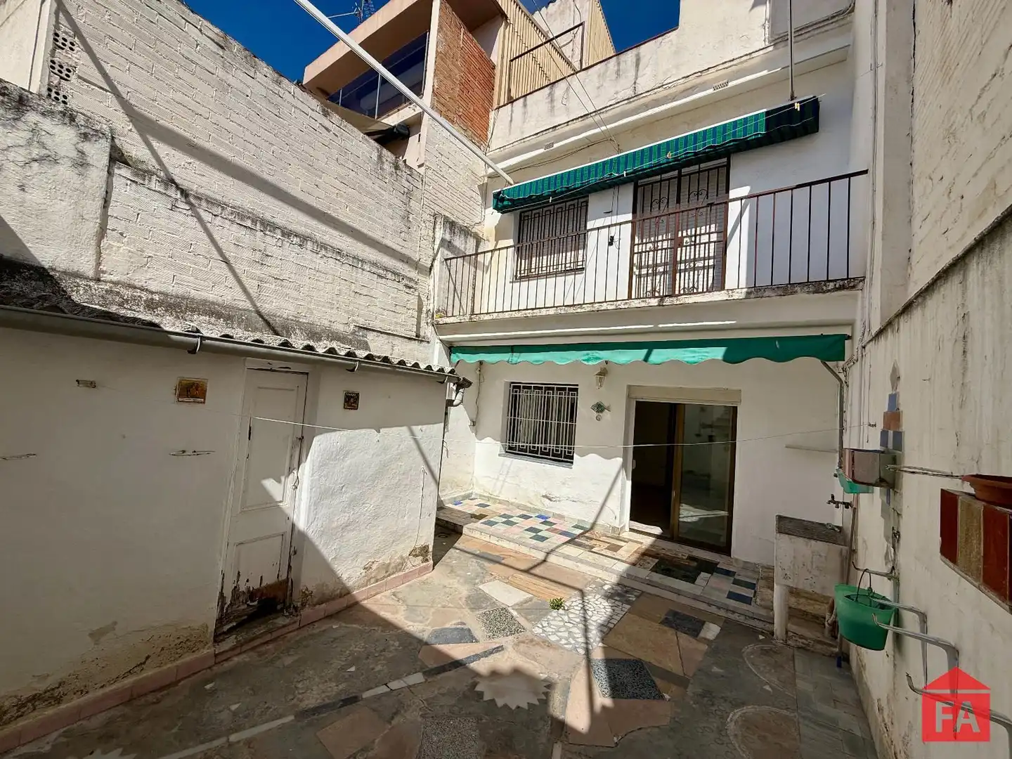 Vista exterior de Casa adosada en venta en El Vendrell con Terraza y Trastero