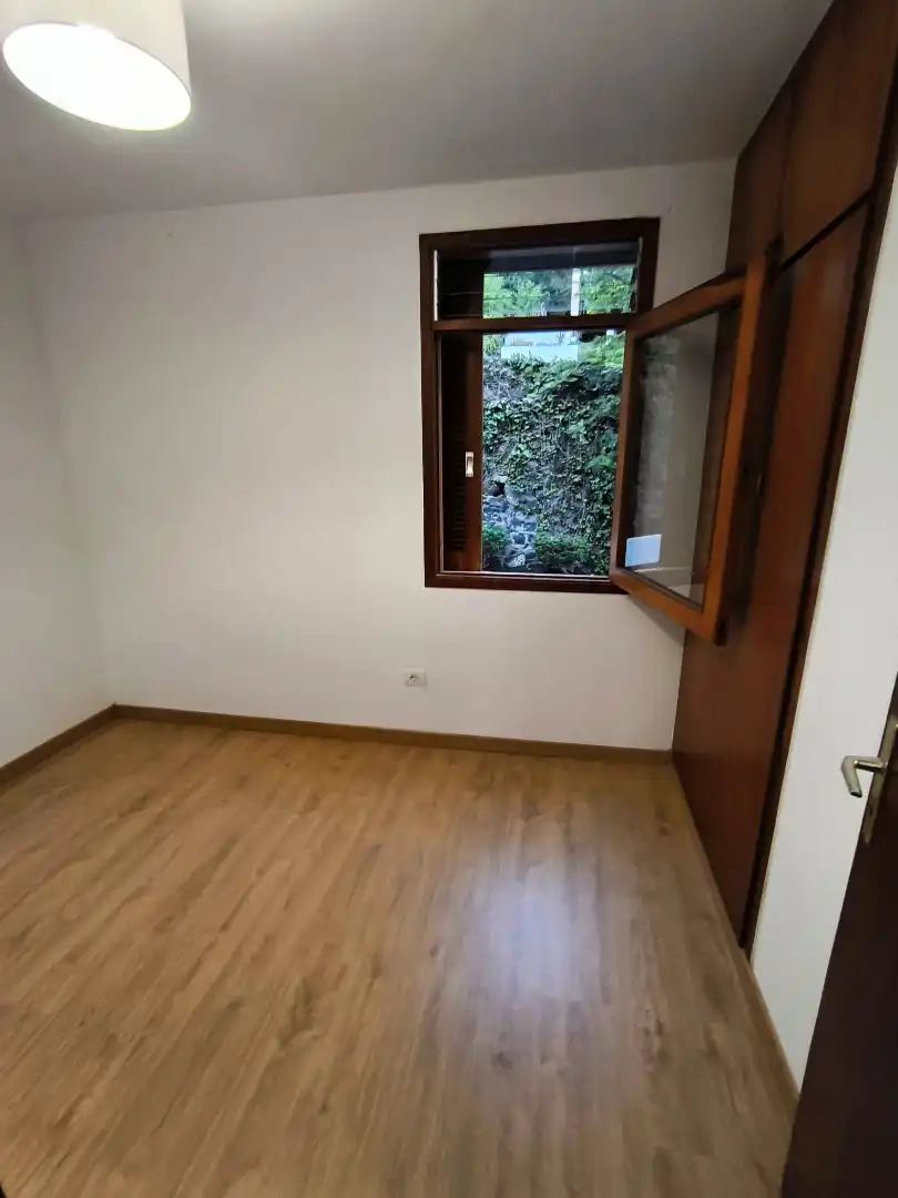 Piso en venta en Santa Cruz de Tenerife con Horno, Lavadora y Balcón