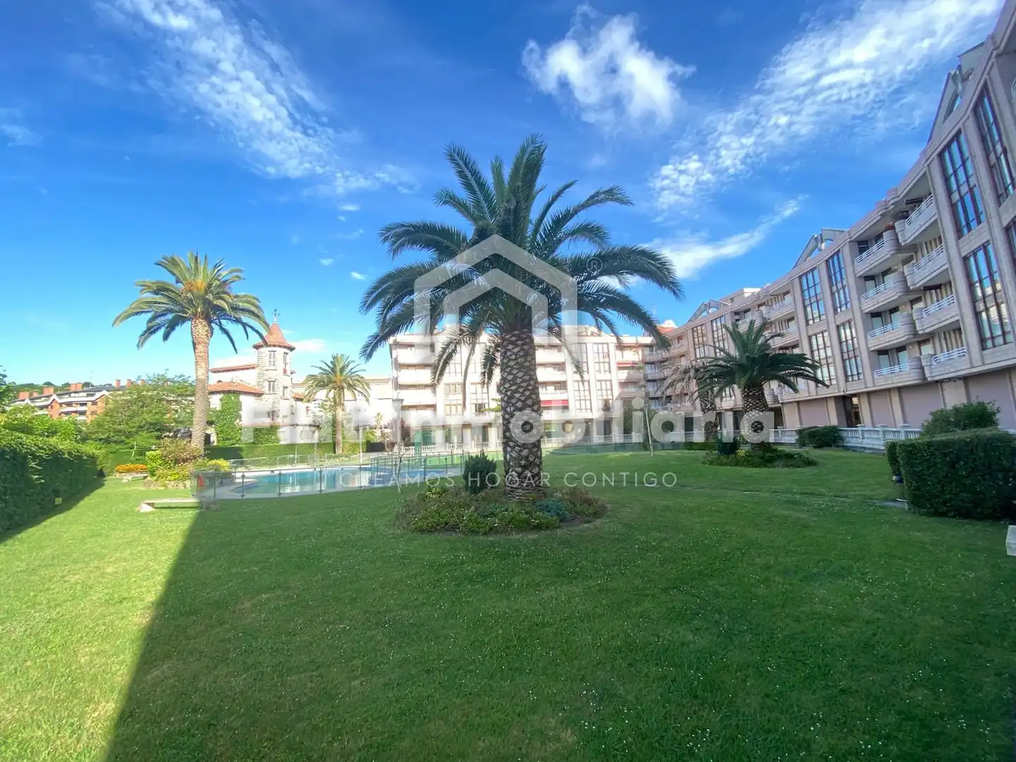 Vista exterior de Piso en venta en Castro-Urdiales con Calefacción, Parquet y Terraza