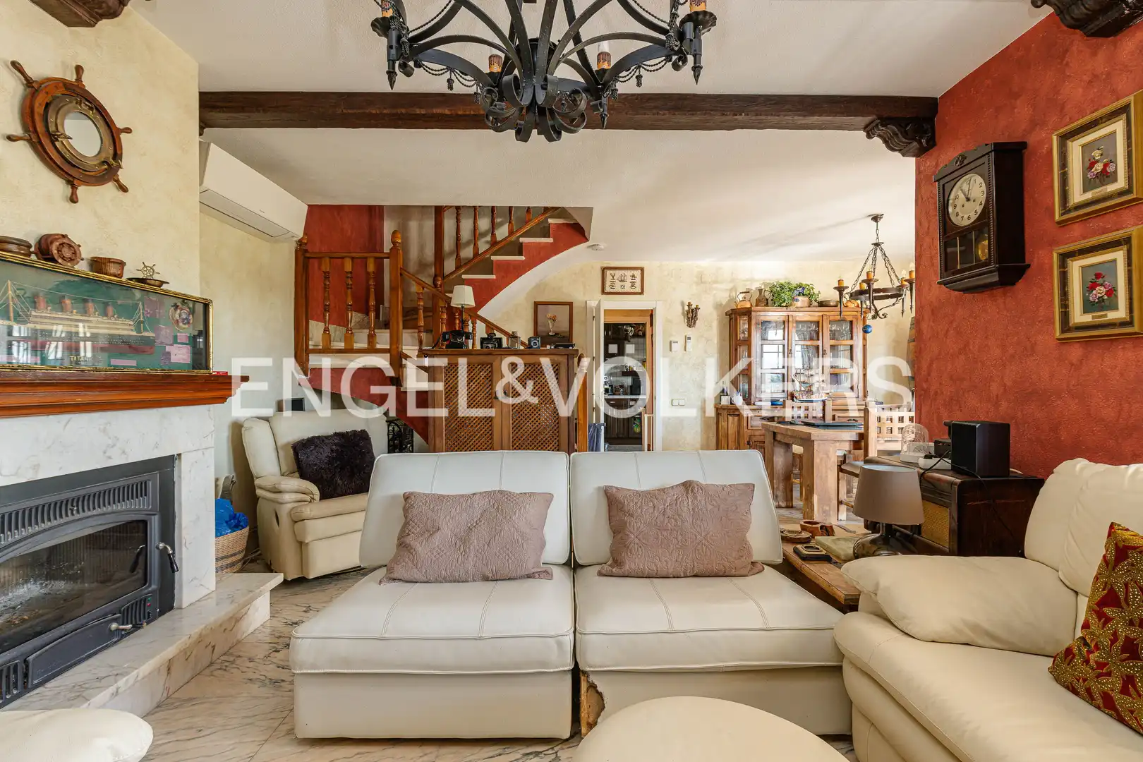 Sala d'estar de Casa o xalet en venda en El Boalo - Cerceda – Mataelpino amb Aire condicionat, Calefacció i Jardí privat