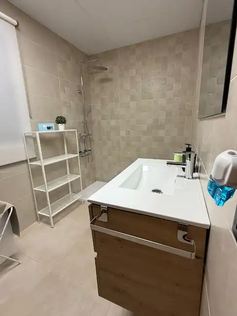 Flat for rent in Calle Romea, 9, Linarejos