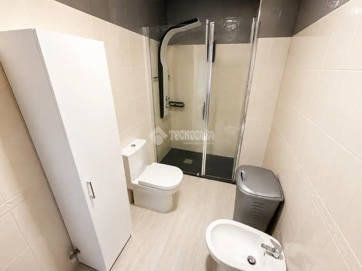 Baño de Piso en venta en Armilla con Aire acondicionado, Parquet y Terraza