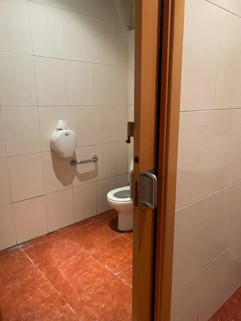 Bany de Casa o xalet en venda en Olot amb Calefacció, Terrassa i Balcó