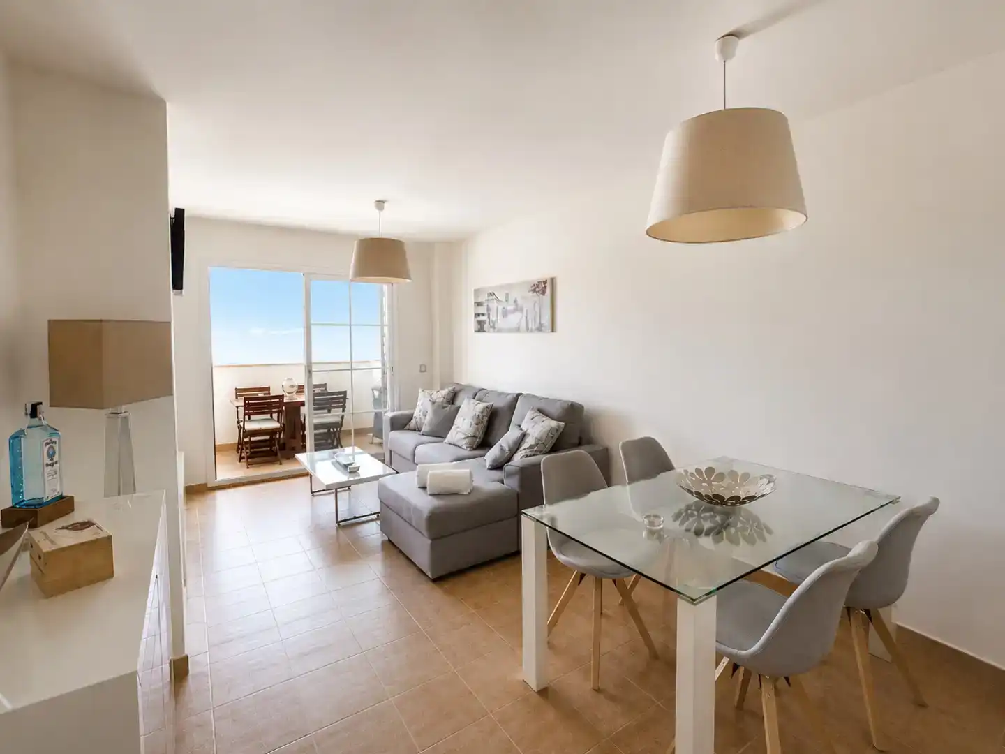 Sala de estar de Piso en venta en La Alcaidesa con Aire acondicionado, Piscina y Balcón