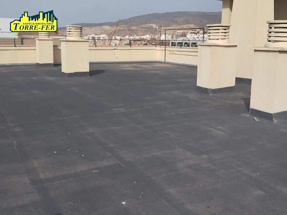 Terrasse von Wohnung zum Verkauf in Almería mit Klimaanlage und Heizung
