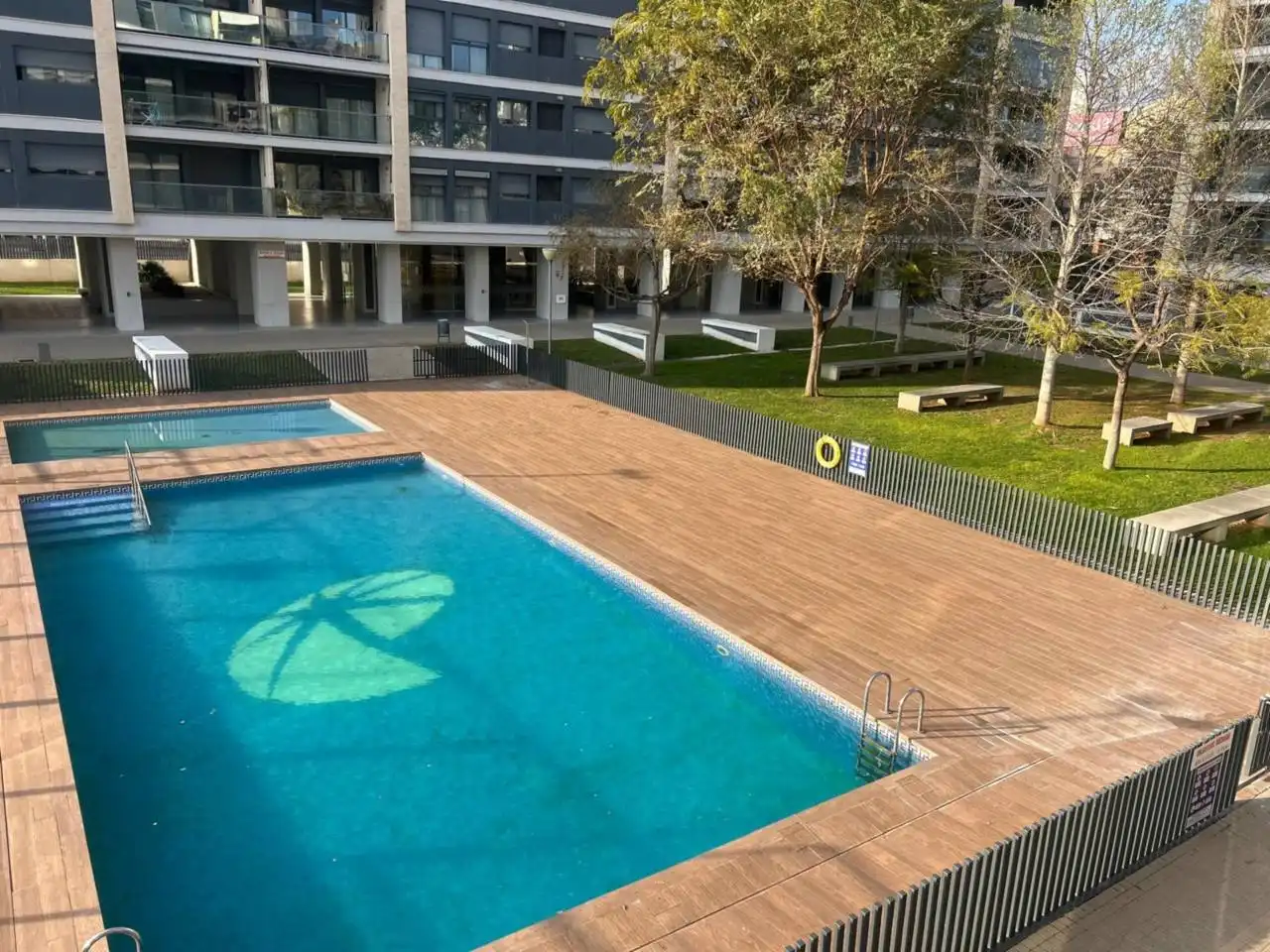 Schwimmbecken von Wohnung zum Verkauf in Castellón de la Plana / Castelló de la Plana mit Klimaanlage, Parkett und Terrasse