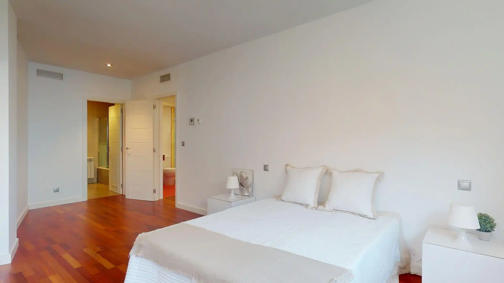 Habitación de Dúplex de alquiler en Zaragoza con Aire acondicionado, Calefacción y Balcón