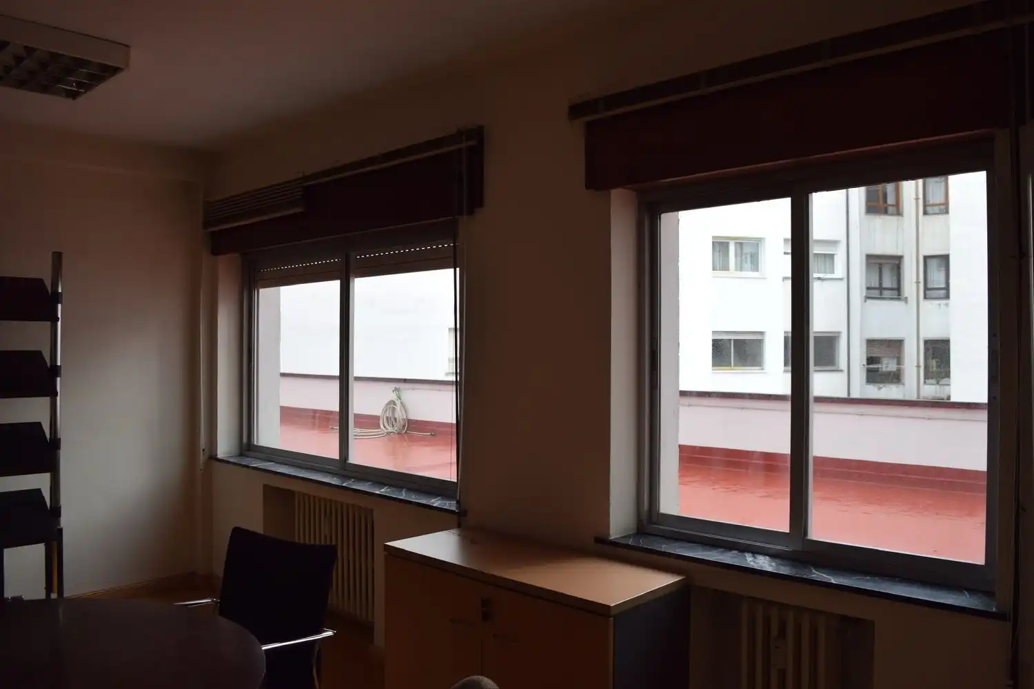 Oficina de alquiler en Oviedo  con Calefacción
