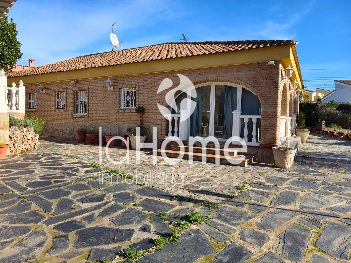 Vista exterior de Casa o chalet en venta en Llíria con Aire acondicionado, Jardín privado y Terraza