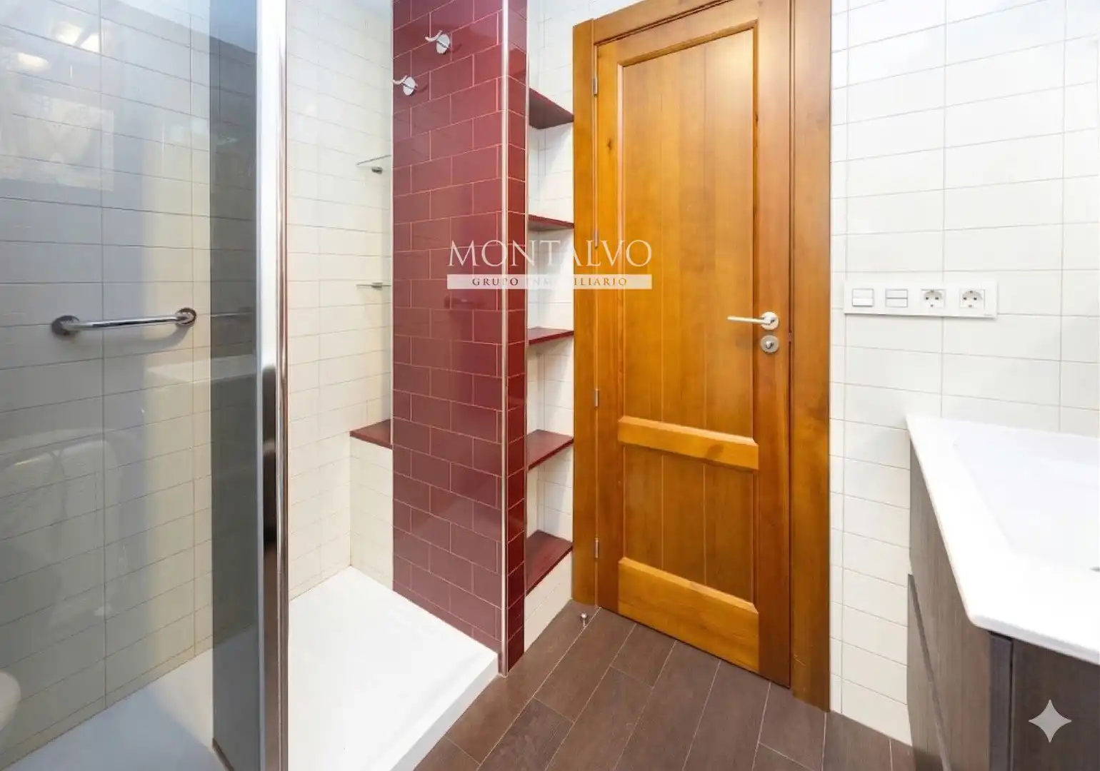 Badezimmer von Wohnung zur Miete in Granada mit Klimaanlage, Schwimmbad und Möbliert