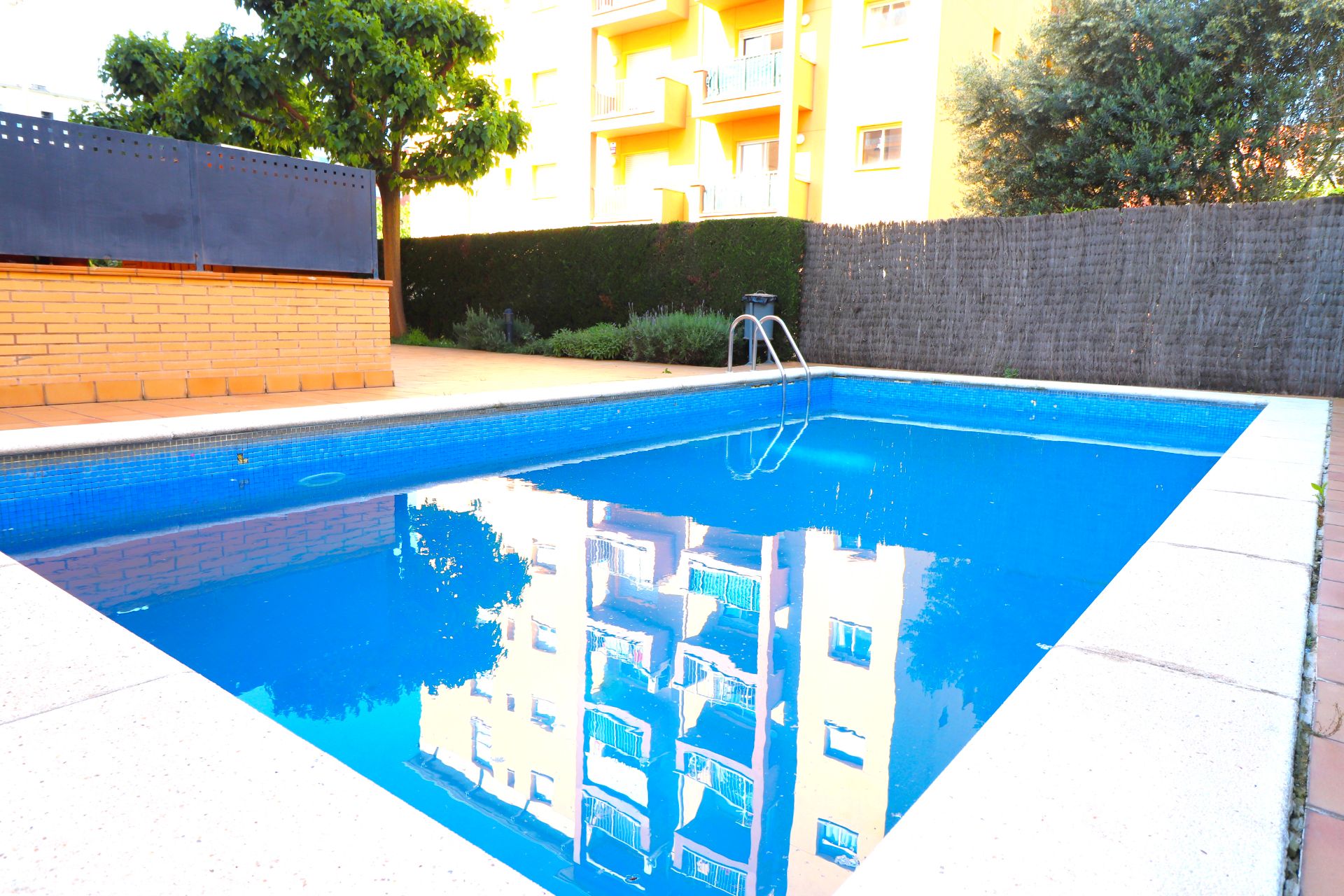 Swimming pool of Flat for sale in Salt  with Air Conditioner, Heating and Parquet flooring