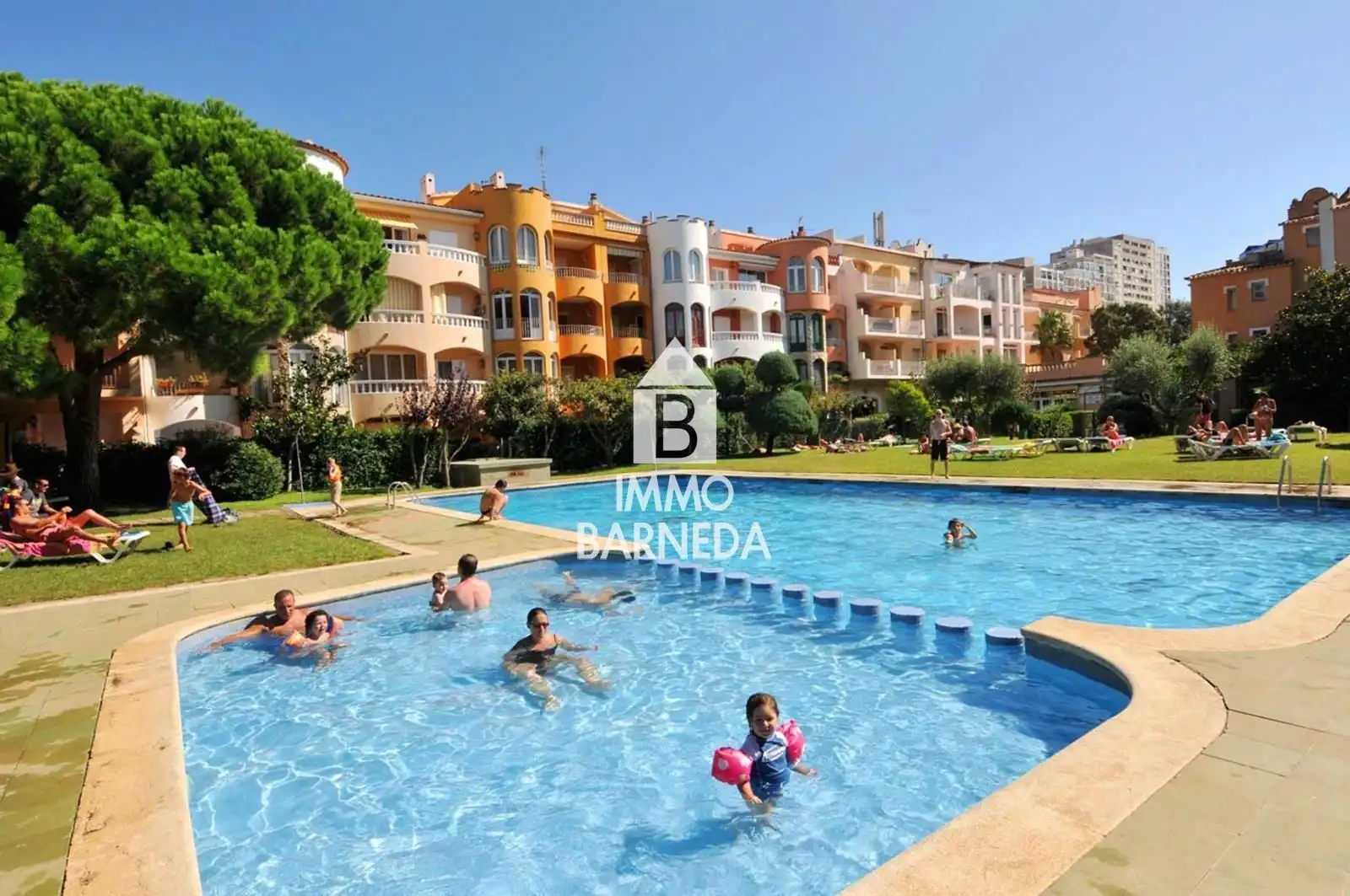 Vista exterior de Piso en venta en Empuriabrava con Aire acondicionado, Calefacción y Terraza