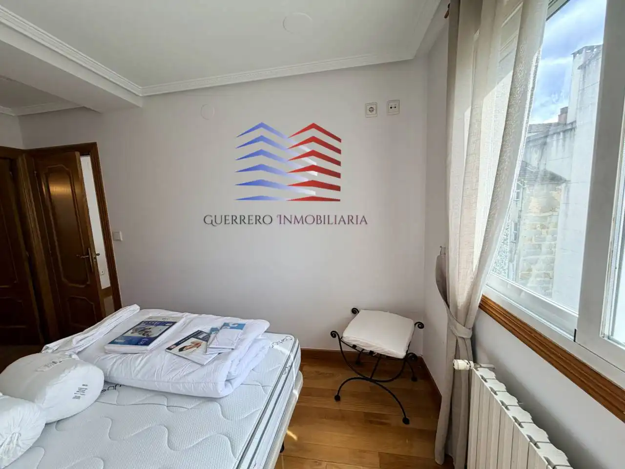 Bedroom of Apartments for rent in Ourense Capital   with Heating, Parquet flooring and Storage room
