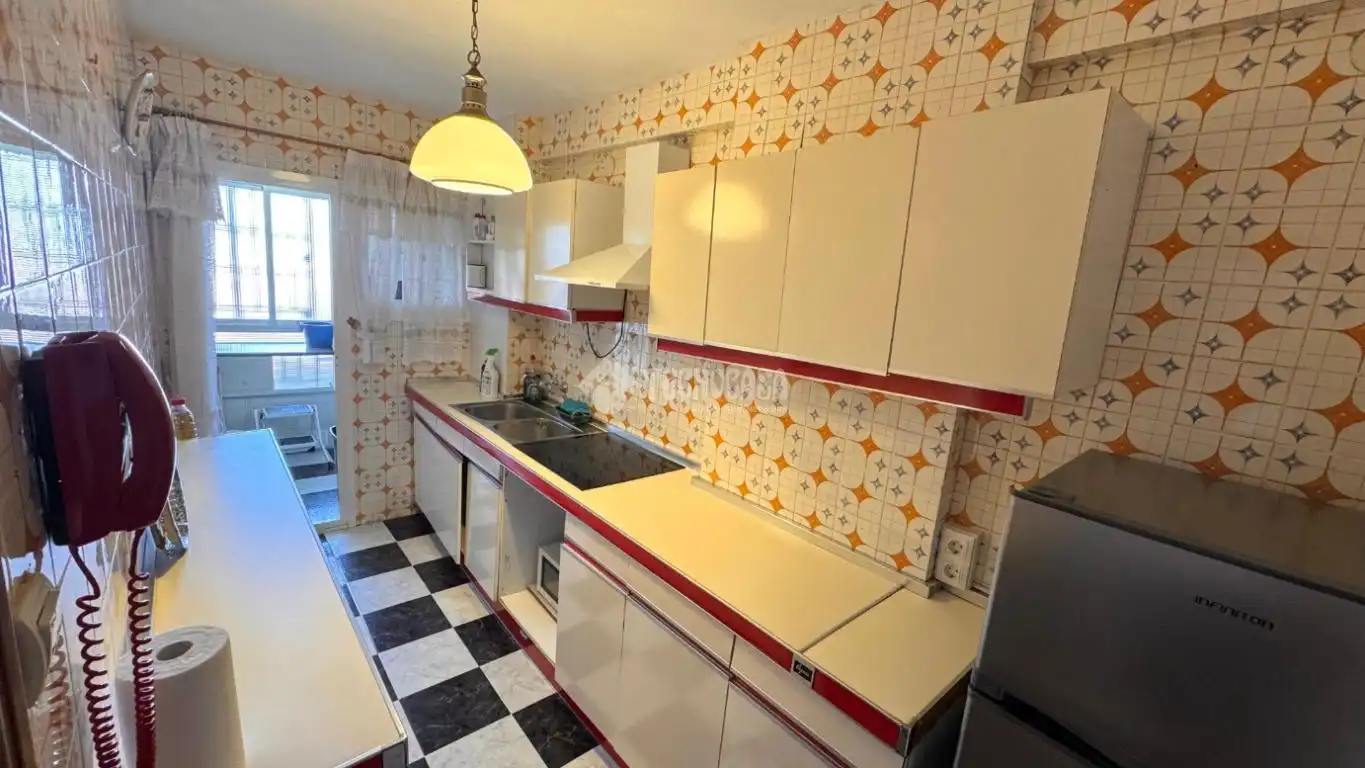 Kitchen of Flat for rent in Granada