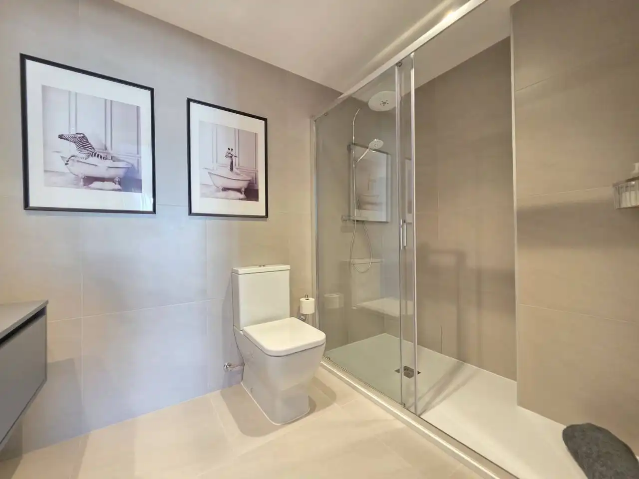 Bathroom of Attic for sale in Zaragoza  with Air Conditioner, Heating and Parquet flooring