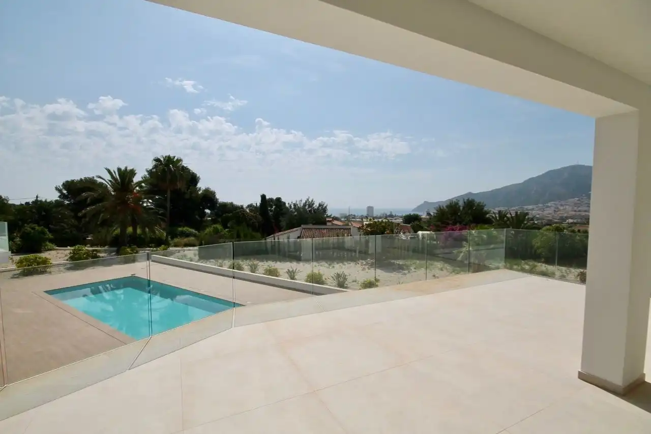 Terrassa de Casa o xalet en venda en L'Alfàs del Pi amb Aire condicionat, Calefacció i Jardí privat