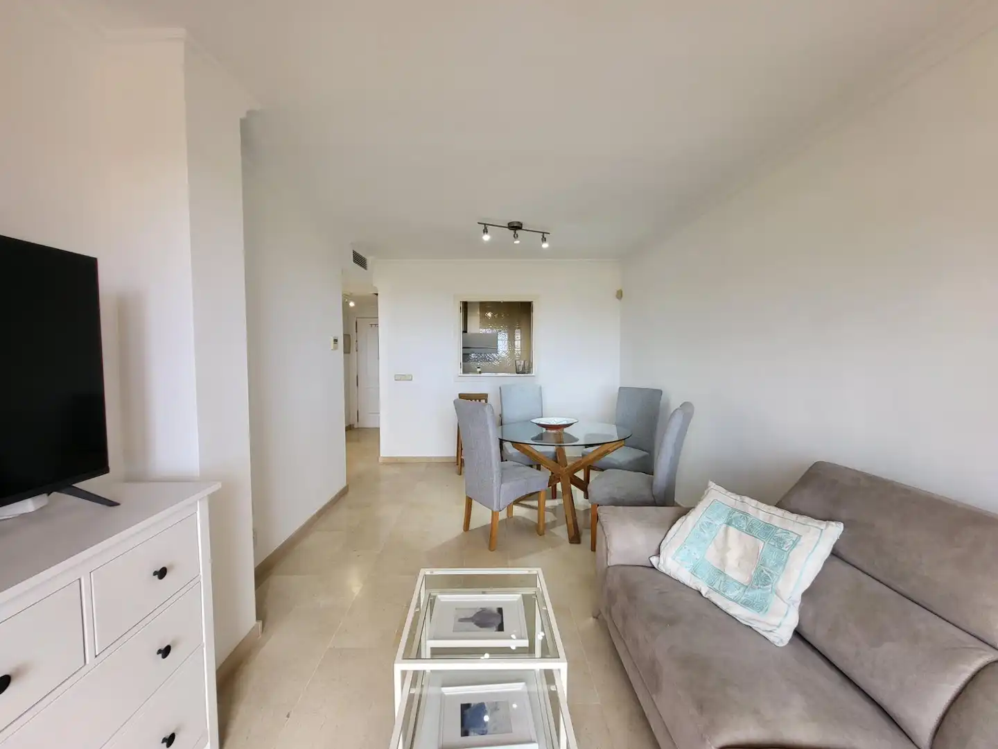 Apartment with pool to rent in Elviria - Cabopino, imagen 9