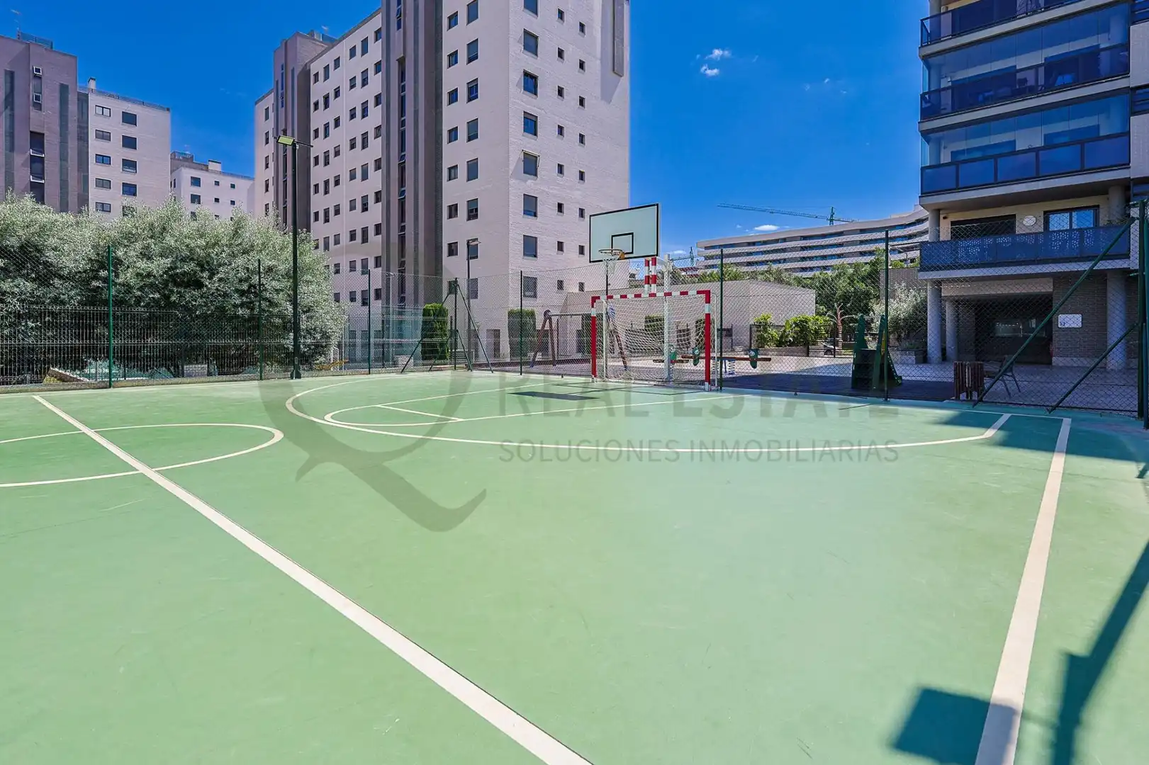 Vista exterior de Piso en venta en Alicante / Alacant con Jardín privado, Terraza y Trastero