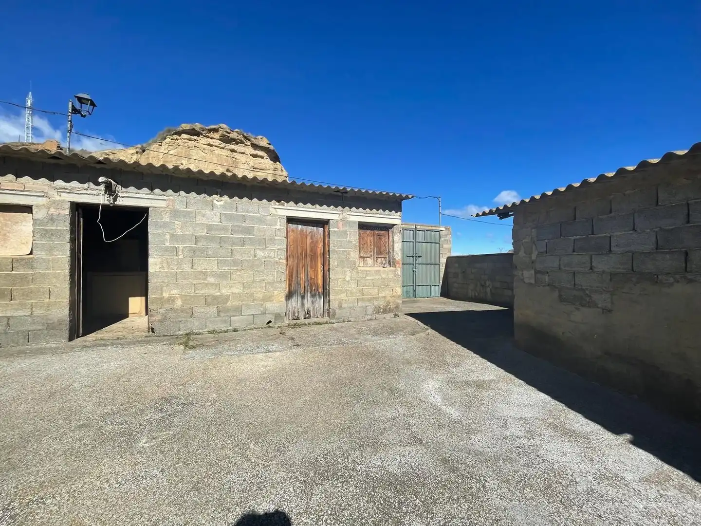 Exterior view of Country homes for sale in Alberuela de Tubo  with Furnished