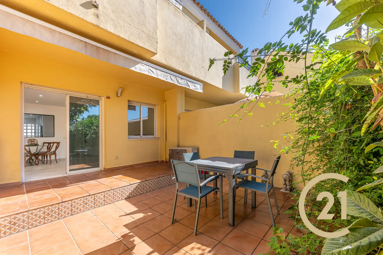 Terrassa de Casa adosada en venda en Estepona amb Aire condicionat, Jardí privat i Terrassa