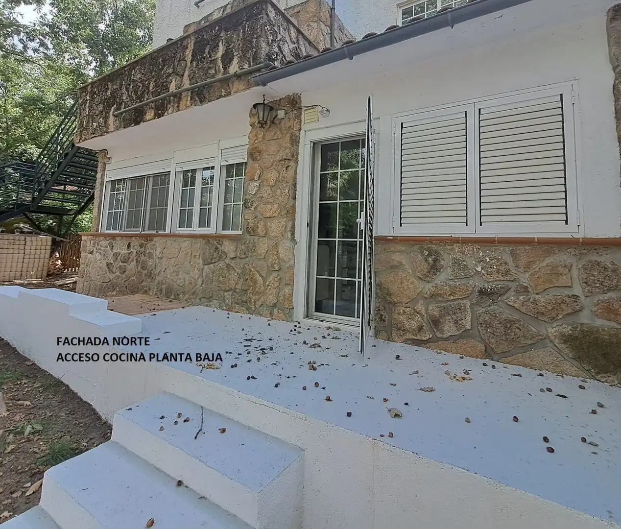 Exterior view of Houses for sale in Valdemorillo