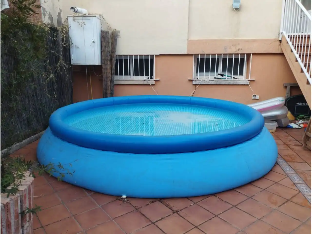 Piscina de Casa adosada en venta en Ciudad Real con Aire acondicionado, Calefacción y Jardín privado
