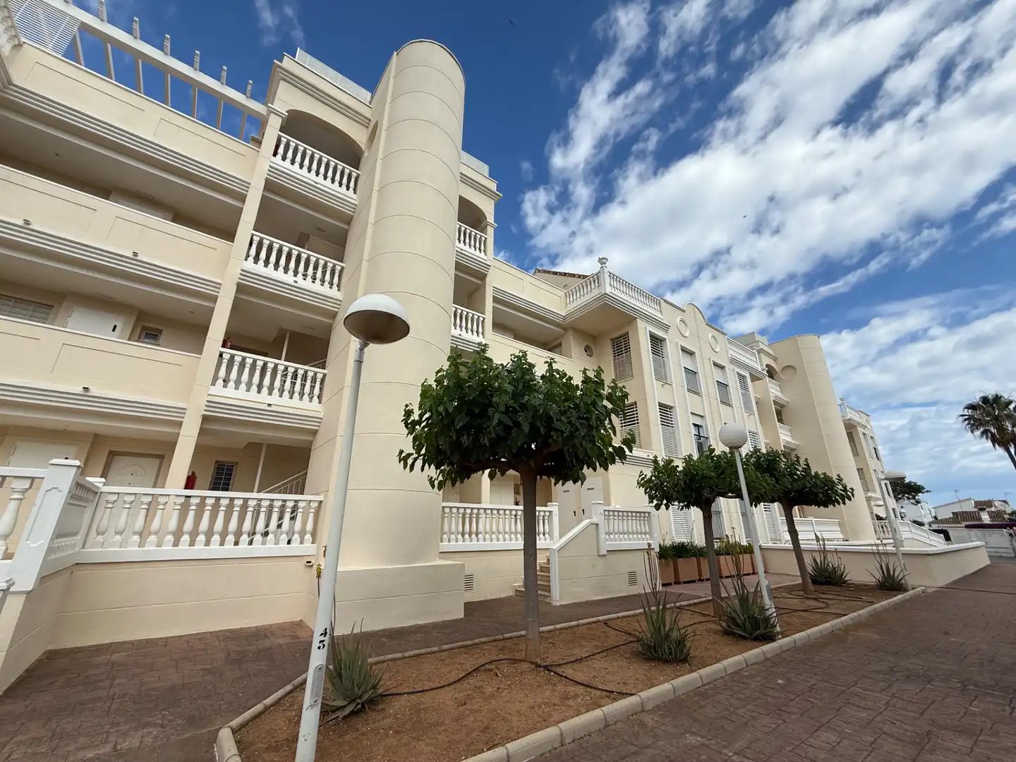 Vista exterior de Apartament en venda en Dénia amb Aire condicionat, Calefacció i Terrassa