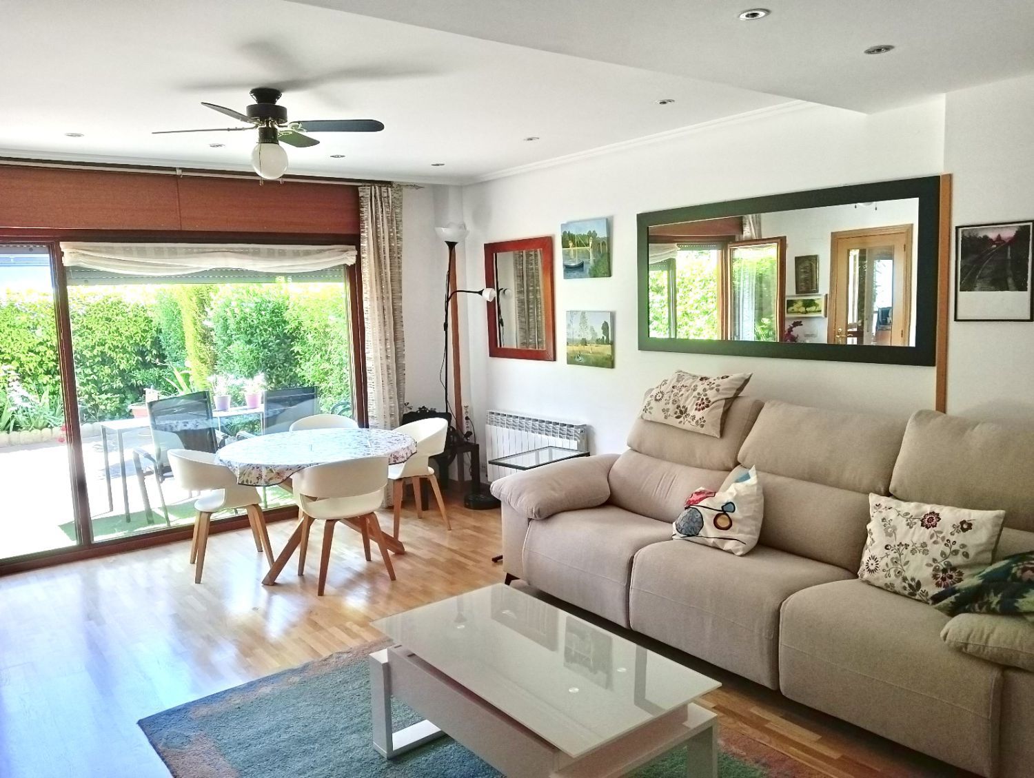 Sala de estar de Casa adosada en venta en Vitoria - Gasteiz con Calefacción, Terraza y Trastero
