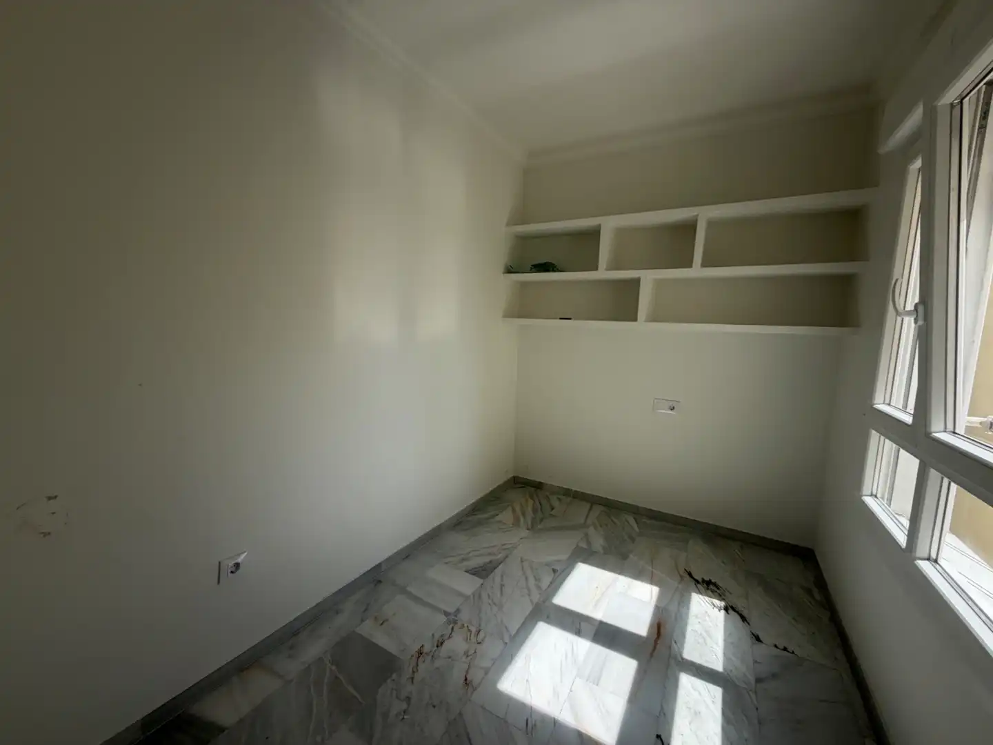 Flat for rent in Cádiz  with Air Conditioner, Terrace and Storage room