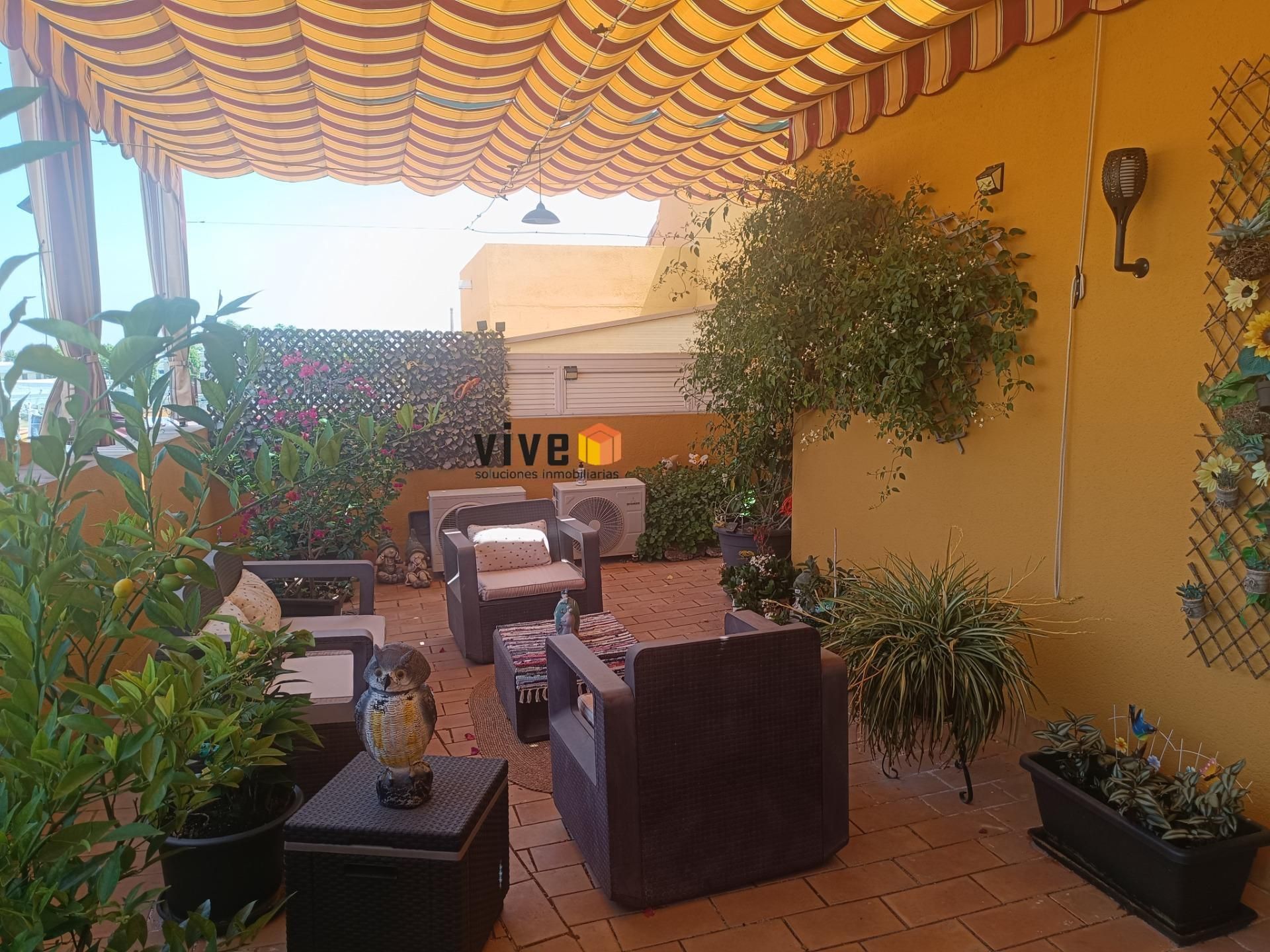 Terrassa de Pis en venda en Dos Hermanas amb Aire condicionat i Balcó