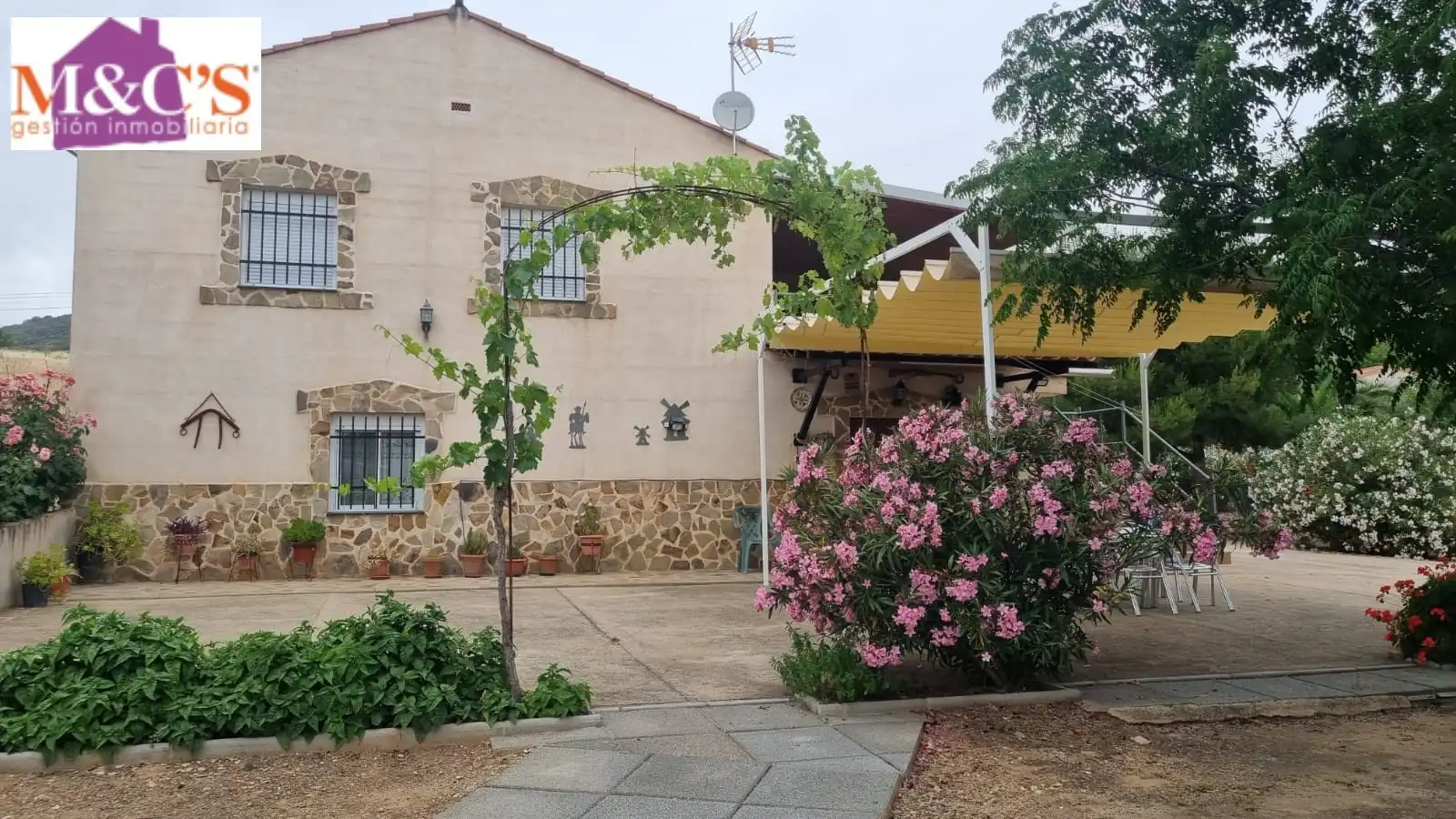 Exterior view of Houses for sale in Hinojosas de Calatrava  with Air Conditioner, Heating and Private garden