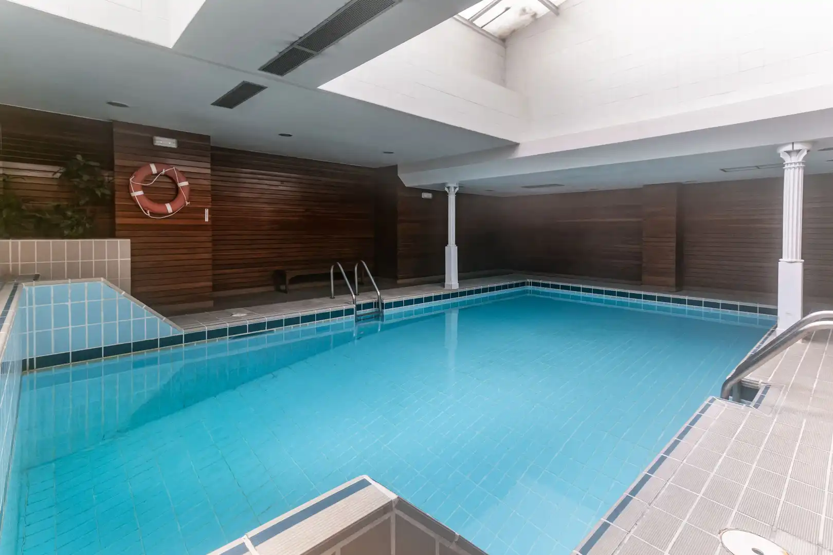 Piscina de Apartamento de alquiler en Madrid con Aire acondicionado, Calefacción y Amueblado
