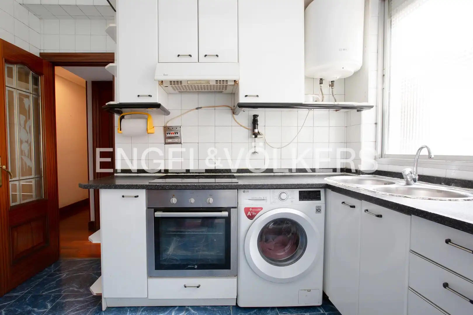 Cocina de Piso en venta en Bilbao  con Calefacción y Balcón