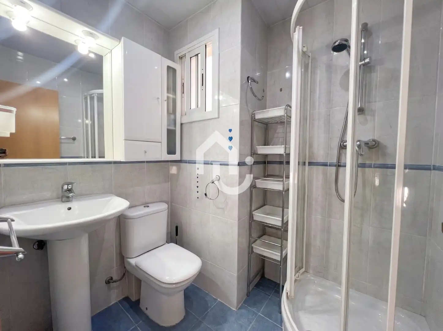 Bathroom of Flat for sale in Santa Coloma de Gramenet