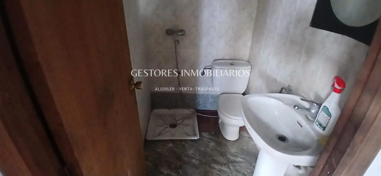 Badezimmer von Fabrikhallen zum Verkauf in Cocentaina
