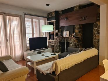Piso con balcón en venta en Casco Urbano