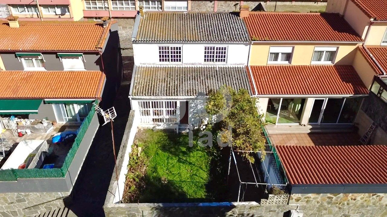 Vista exterior de Casa adosada en venda en A Coruña Capital  amb Calefacció