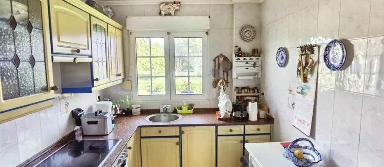 Cocina de Finca rústica en venta en Gijón  con Calefacción y Jardín privado