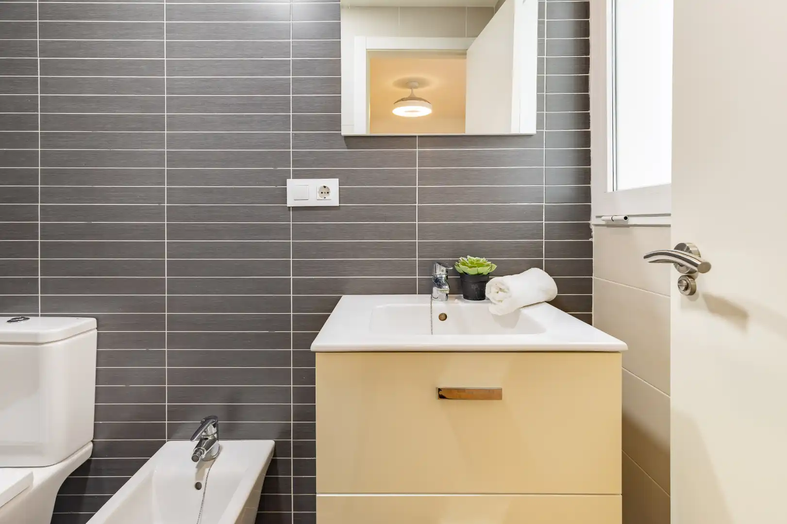 Baño de Piso en venta en Mislata con Aire acondicionado, Terraza y Trastero