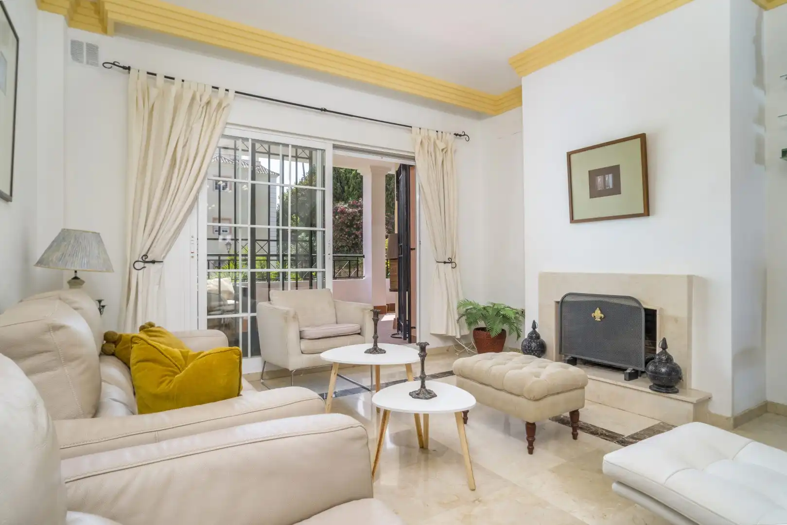 Home with pool for sale in Nueva Andalucía