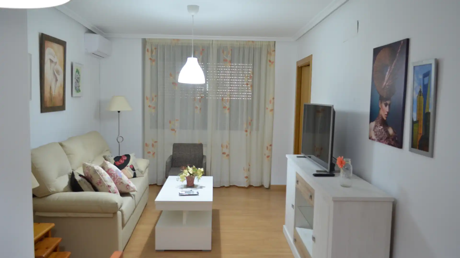 Living room of Flat for sale in Plasencia  with Air Conditioner, Heating and Furnished