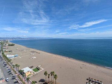 Apartamento con piscina en alquiler en Avenida Benyamina 2