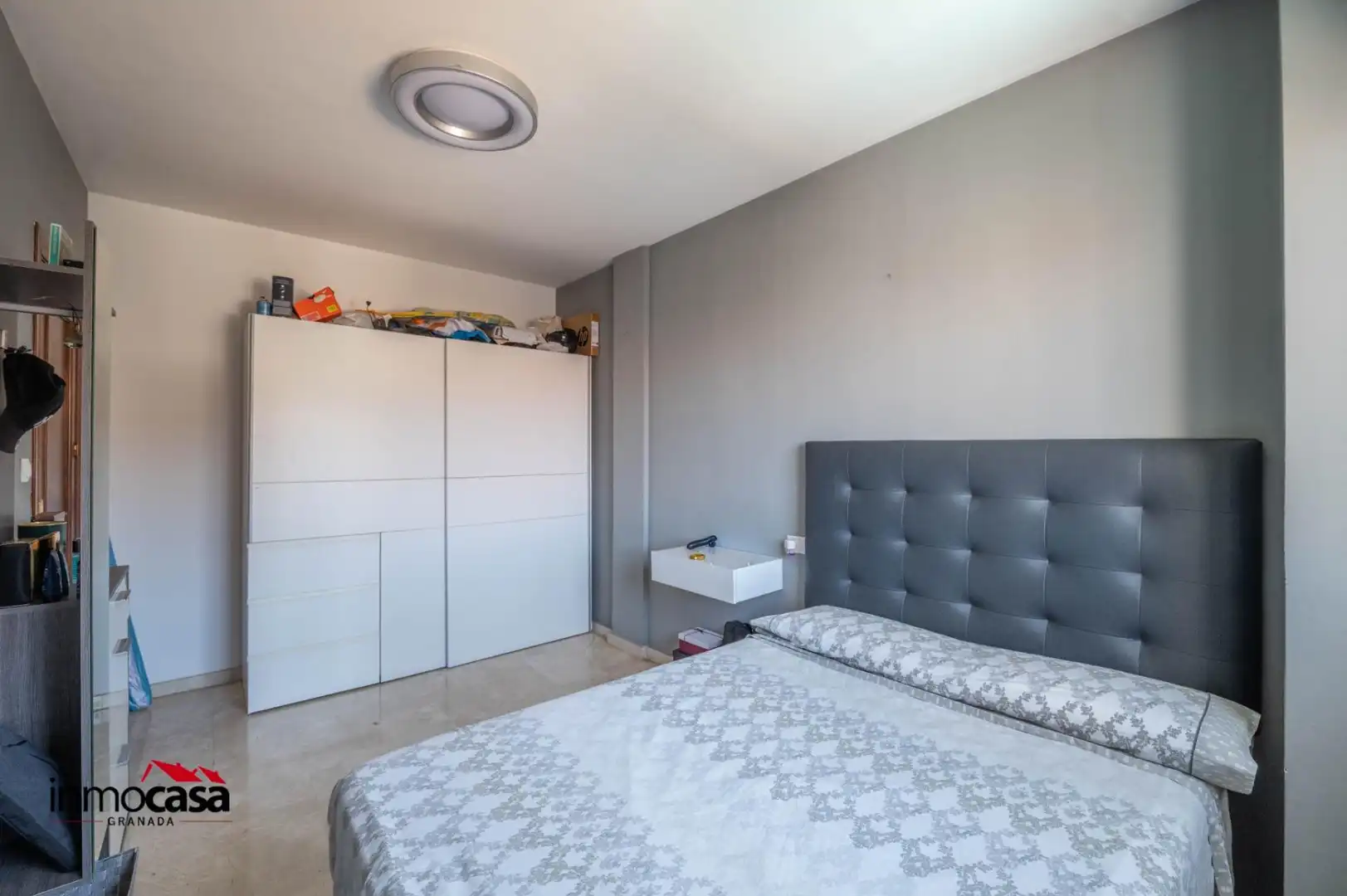 Habitación de Casa adosada en venta en Jun con Aire acondicionado, Jardín privado y Piscina