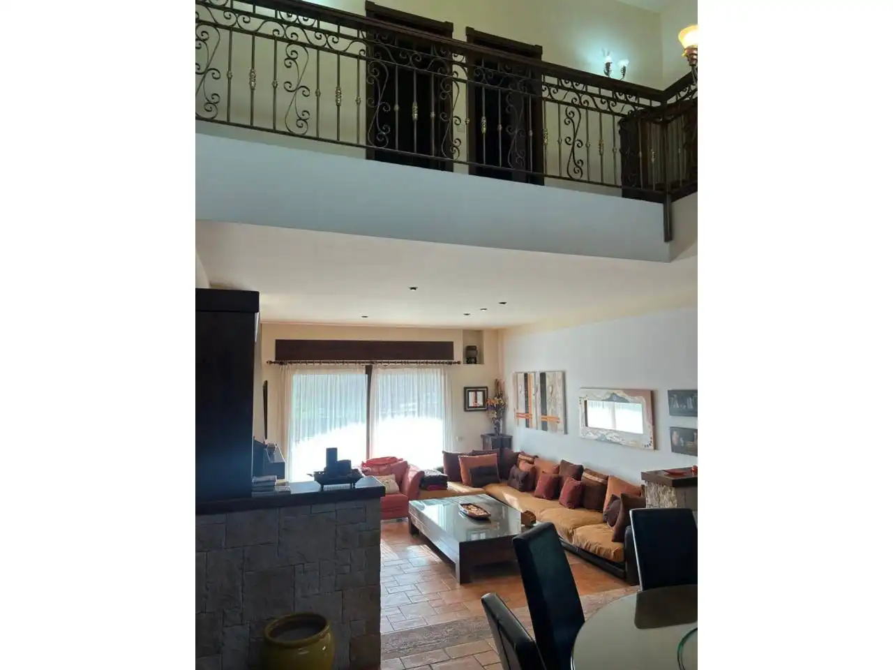 Sala d'estar de Finca rústica en venda en Estepona amb Aire condicionat, Calefacció i Jardí privat