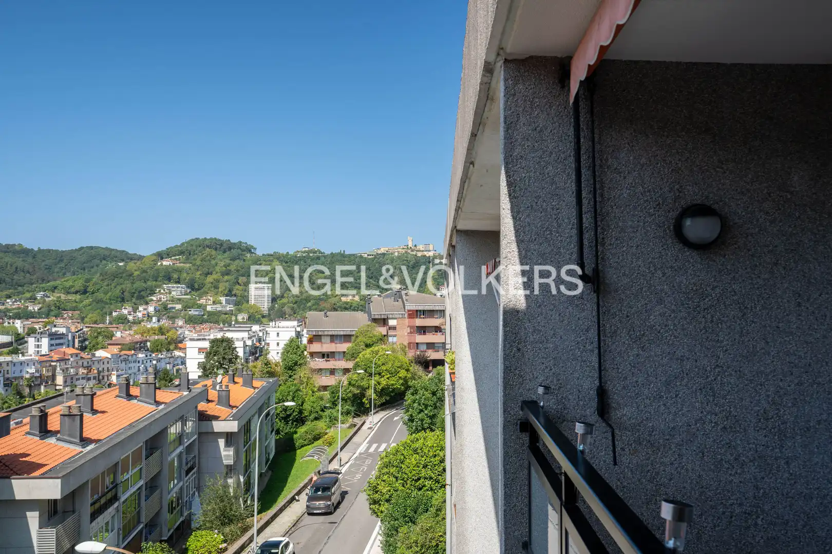 Vista exterior de Pis en venda en Donostia - San Sebastián  amb Calefacció