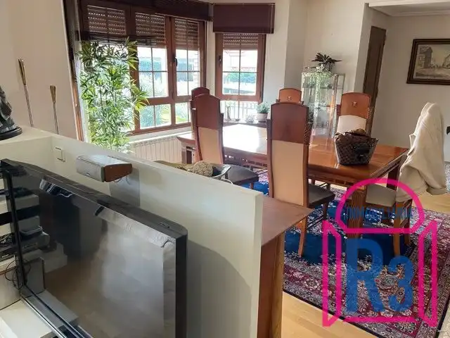 Adossat amb piscina en venda a La Vallina, imagen 3